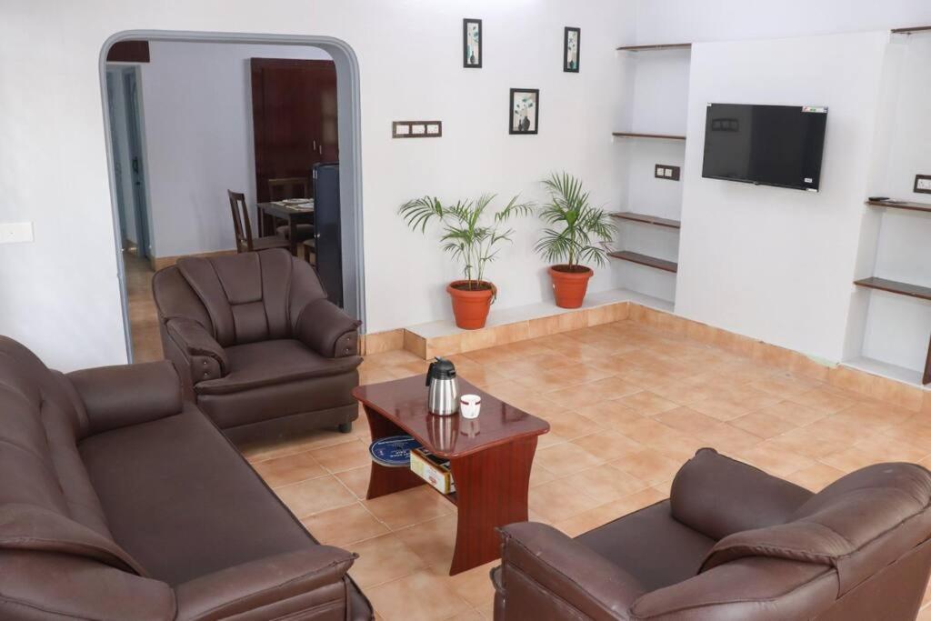Madura Homestay - Gorgeous Home With 2Bhk 5 Minutes From Nh44 Maduraj Zewnętrze zdjęcie