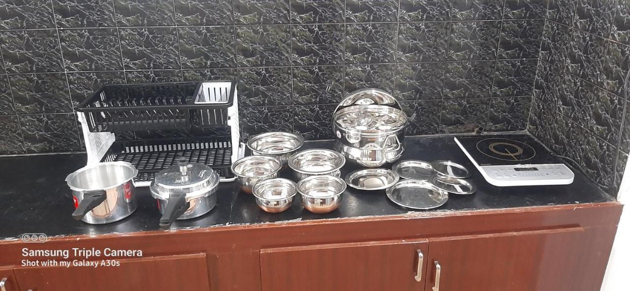 Madura Homestay - Gorgeous Home With 2Bhk 5 Minutes From Nh44 Maduraj Zewnętrze zdjęcie