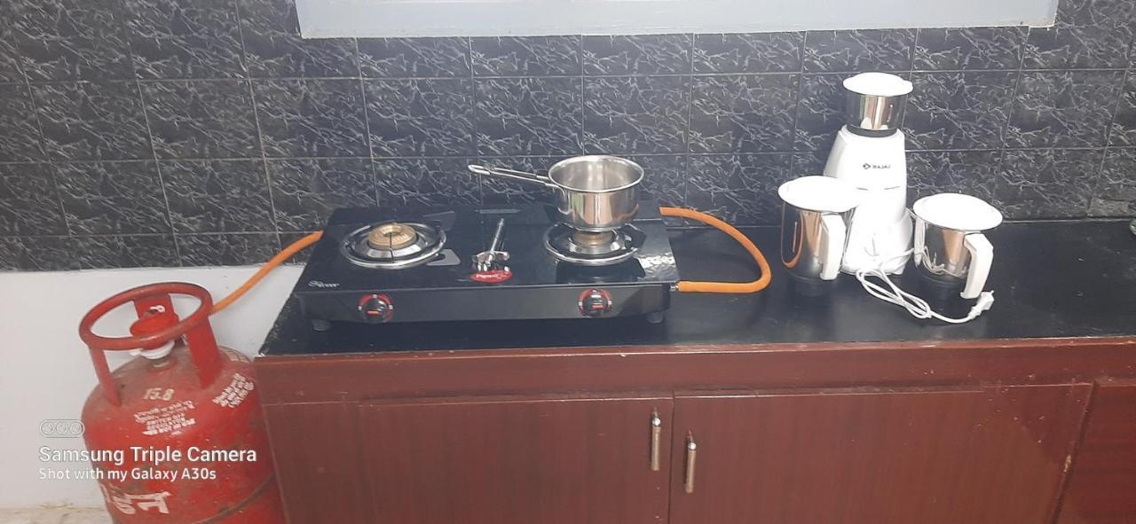 Madura Homestay - Gorgeous Home With 2Bhk 5 Minutes From Nh44 Maduraj Zewnętrze zdjęcie